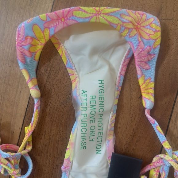 TRIANGL VINCA SKY FLORAL VELVET BIKINI SET NWT NO BAG - Picture 6 of 6